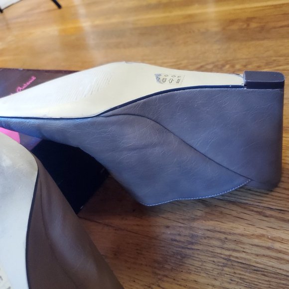 Michael Antonio Nami Wedge Mule - Taupe - 11 - Picture 11 of 11